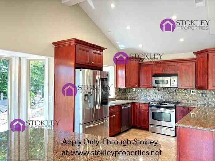 414 Verbena Ct - Photo 5 of 19