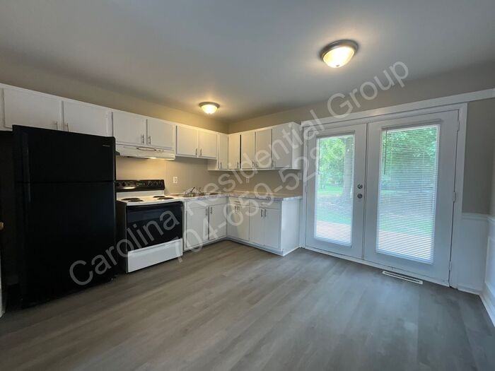 4928 Malibu Dr - Photo 6 of 12