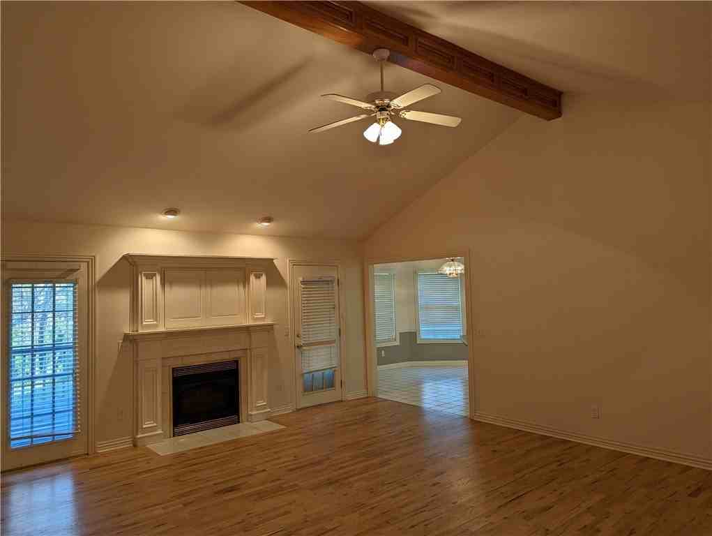 2030 N Hailey Dr - Photo 2 of 17