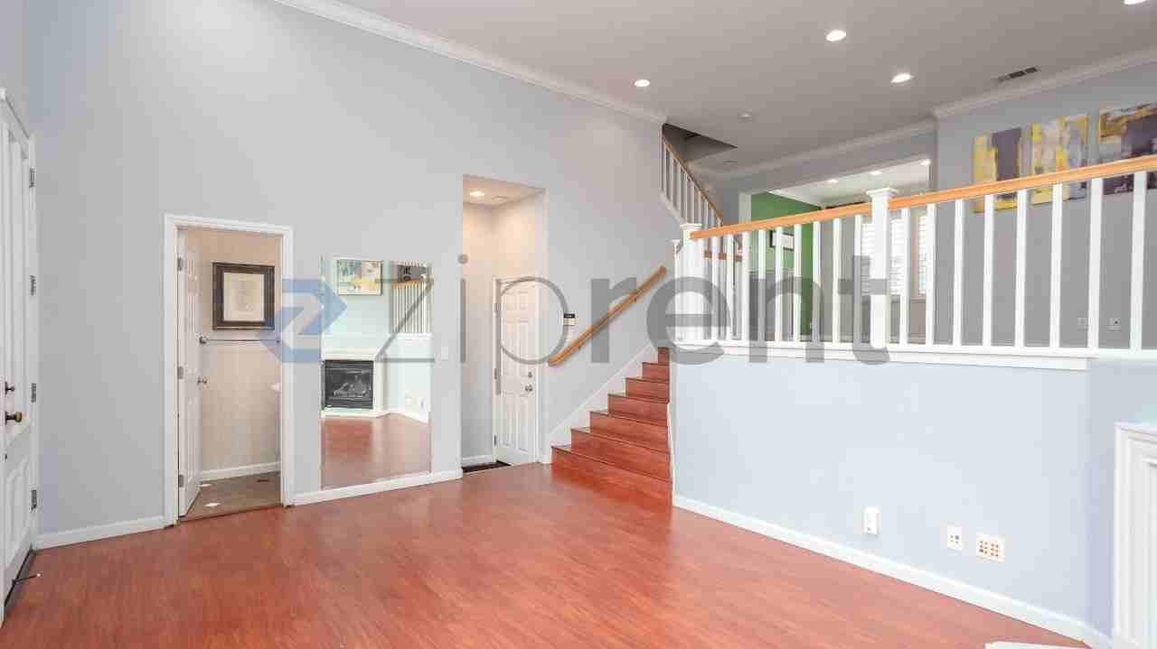 818 Foxworthy Ave - Photo 5 of 23
