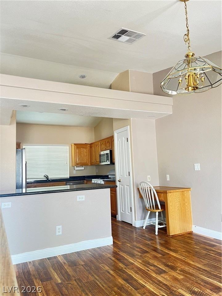 7709 Brilliant Forest St - Photo 5 of 18