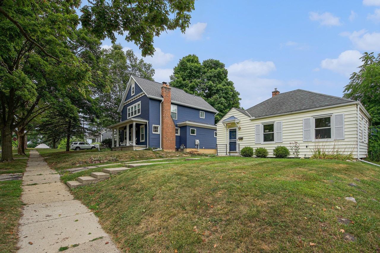1207 Prescott Ave - Photo 3 of 16