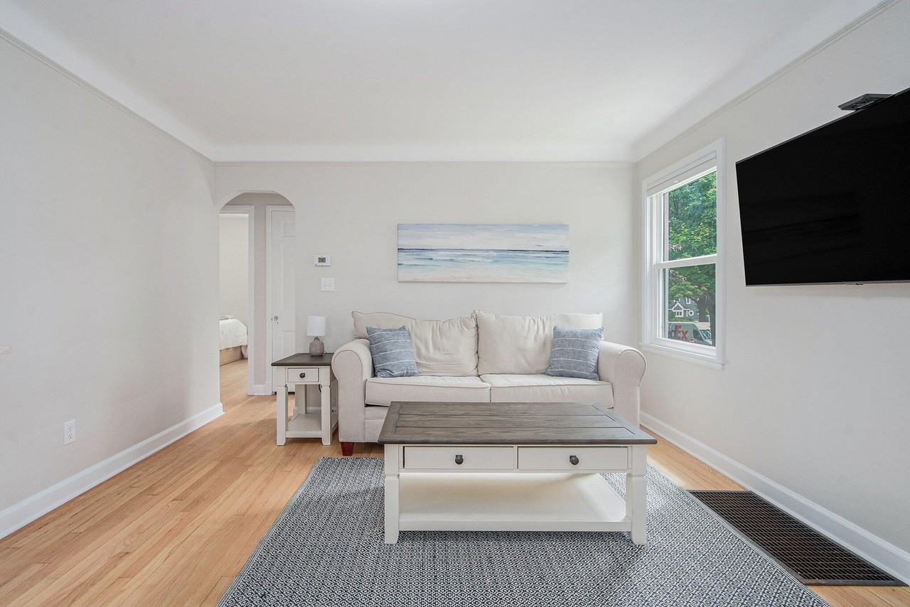 1207 Prescott Ave - Photo 5 of 16