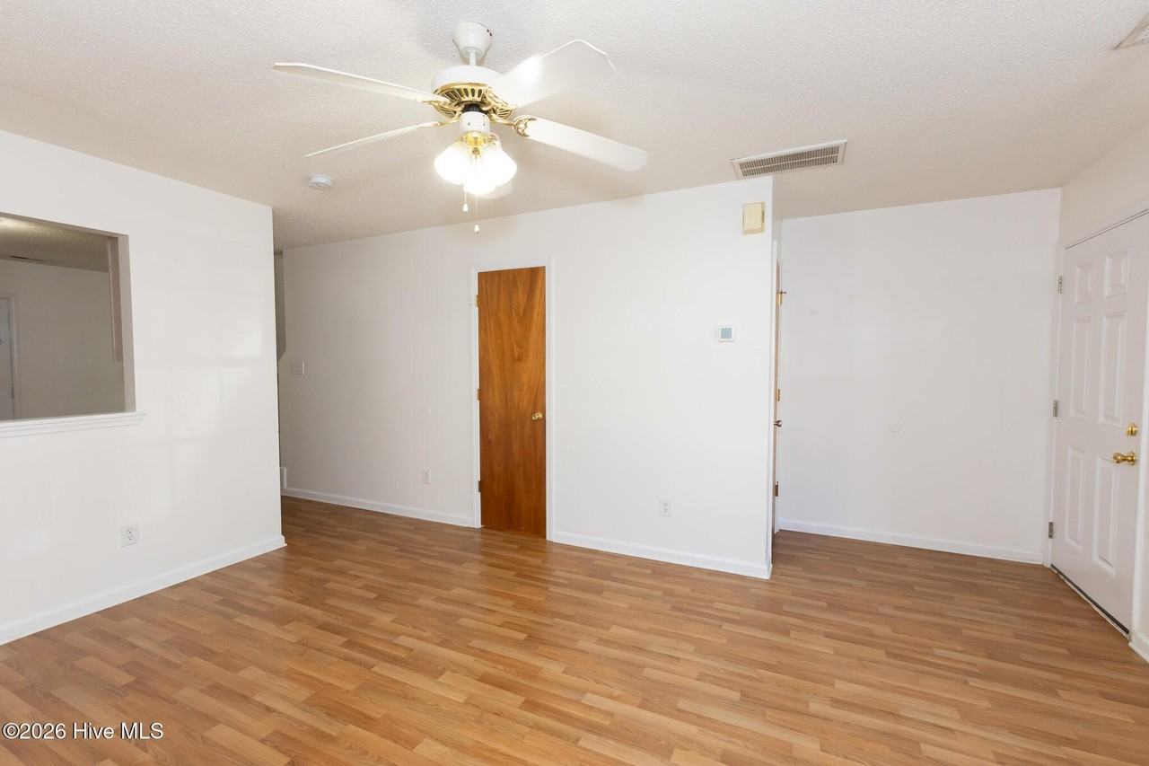 104 Spring Meadows Cir - Photo 3 of 24