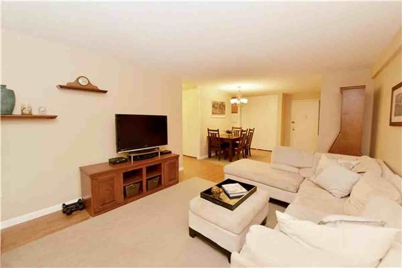 90 Gold St #11D - Photo 3 of 5