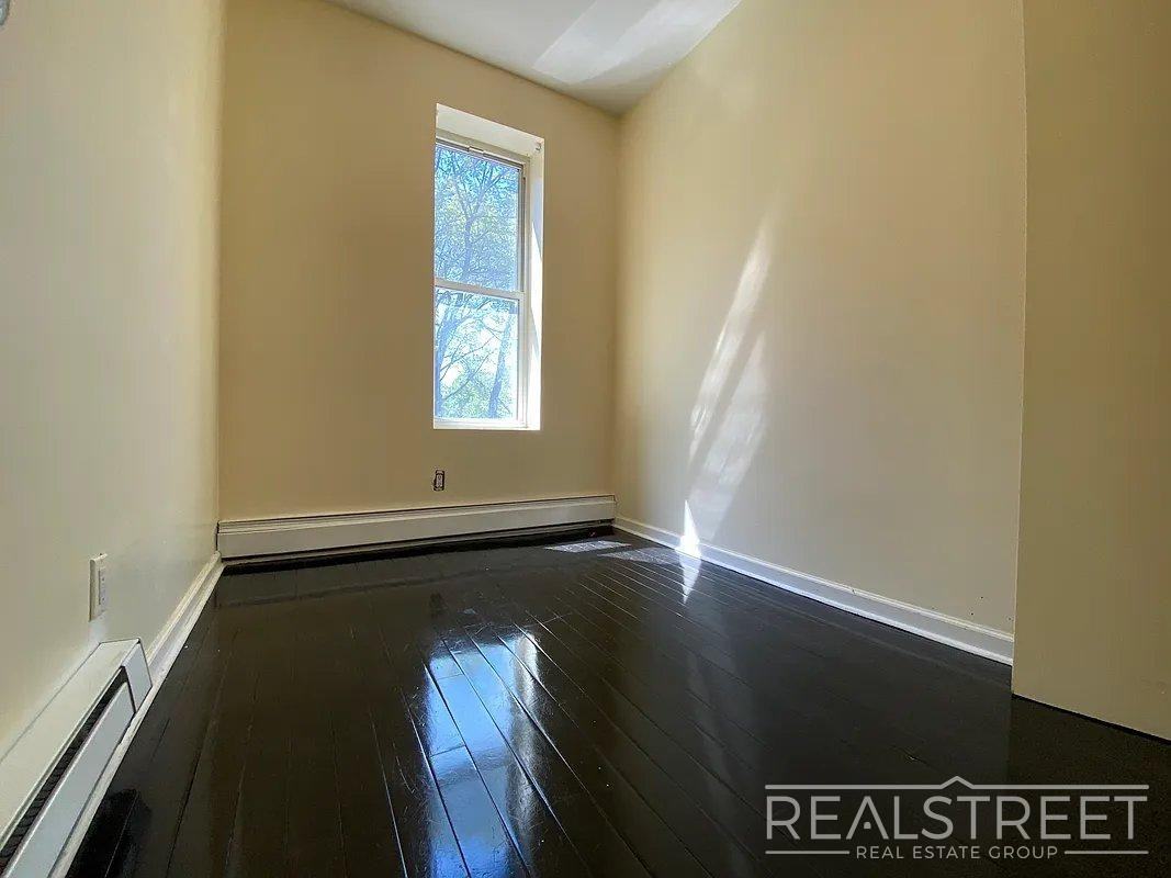 237 Kingston Ave #2 - Photo 3 of 11