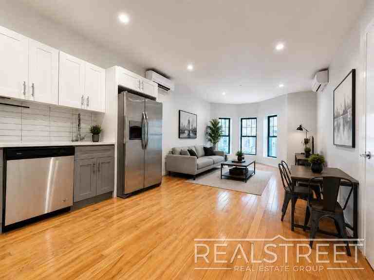 1440 Lincoln Pl #2 - Photo 2 of 9