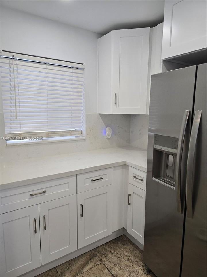 2514 Taylor St #10 - Photo 4 of 12