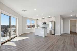 featured image of 258 Morris Ave #501A