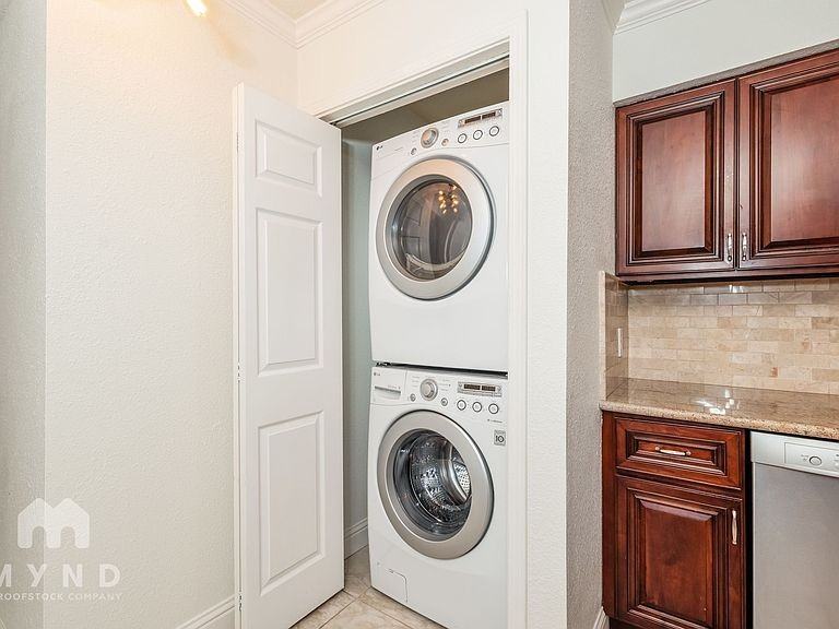 5914 Marshall Street - Photo 5 of 9