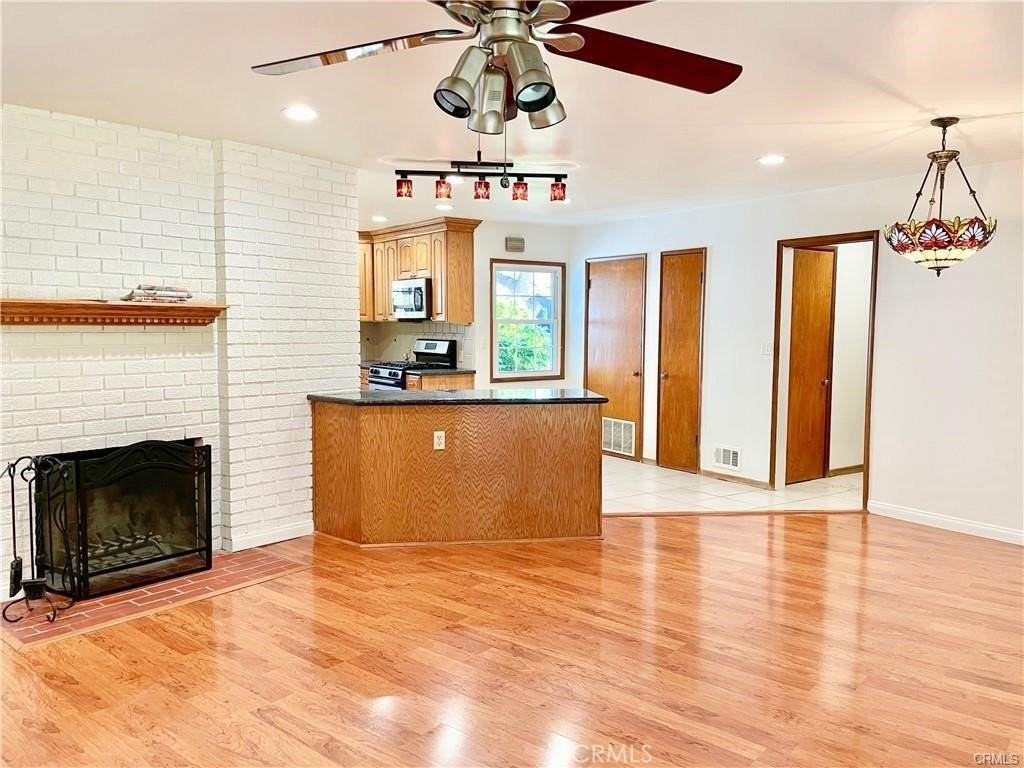 2624 N Towner St - Photo 3 of 16
