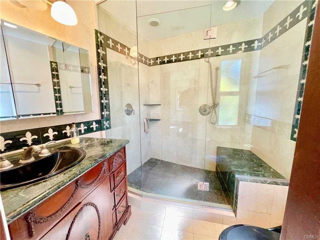 2624 N Towner St - Photo 7 of 16