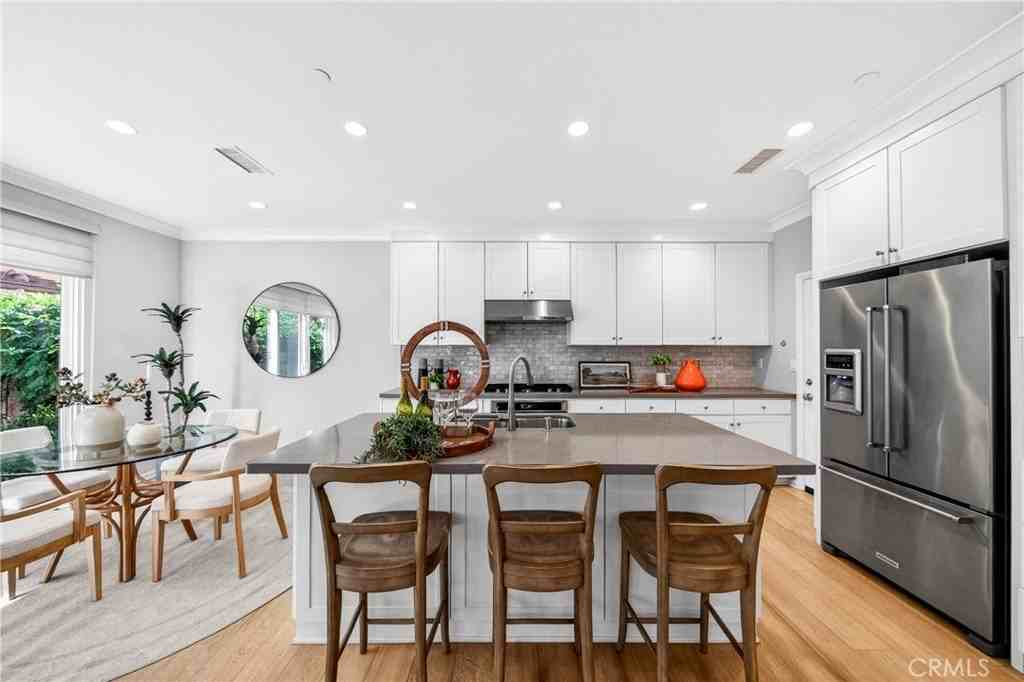 245 Rodeo - Photo 6 of 31