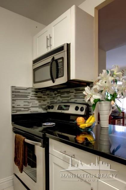 W 34th St #12B - Photo 6 of 12