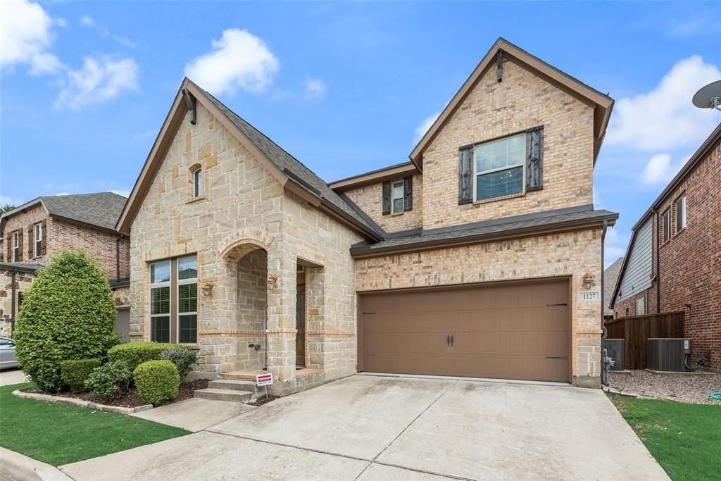1127 Piedmont Ln - Photo 3 of 23