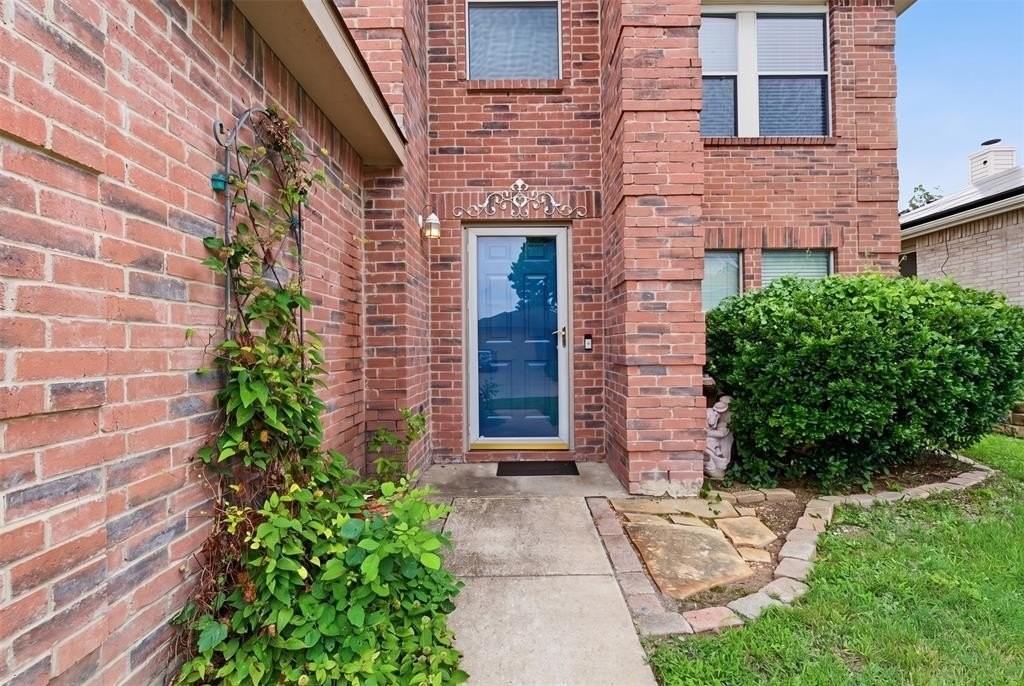 5421 Lansdowne Ave - Photo 2 of 31