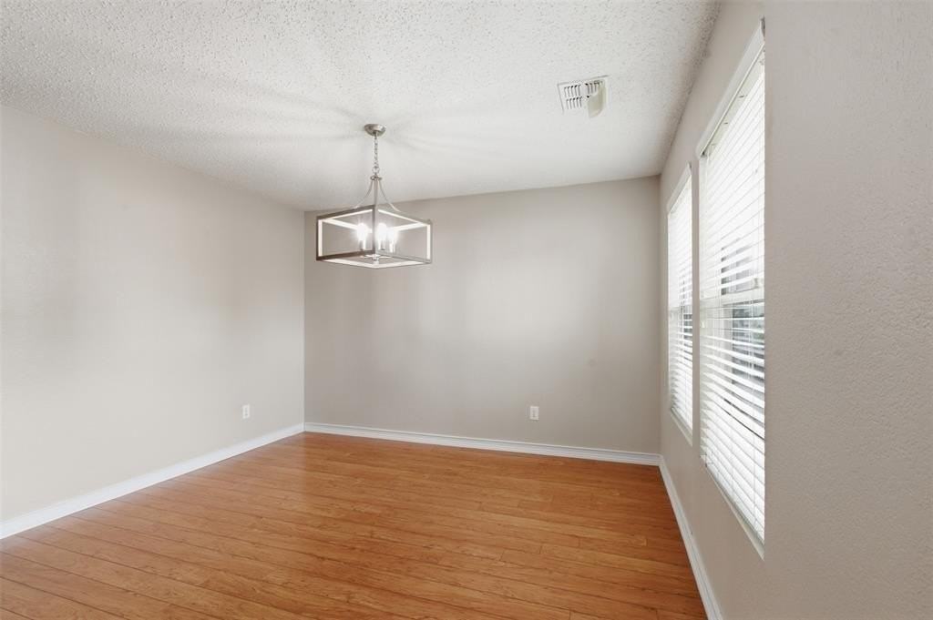 5421 Lansdowne Ave - Photo 4 of 31