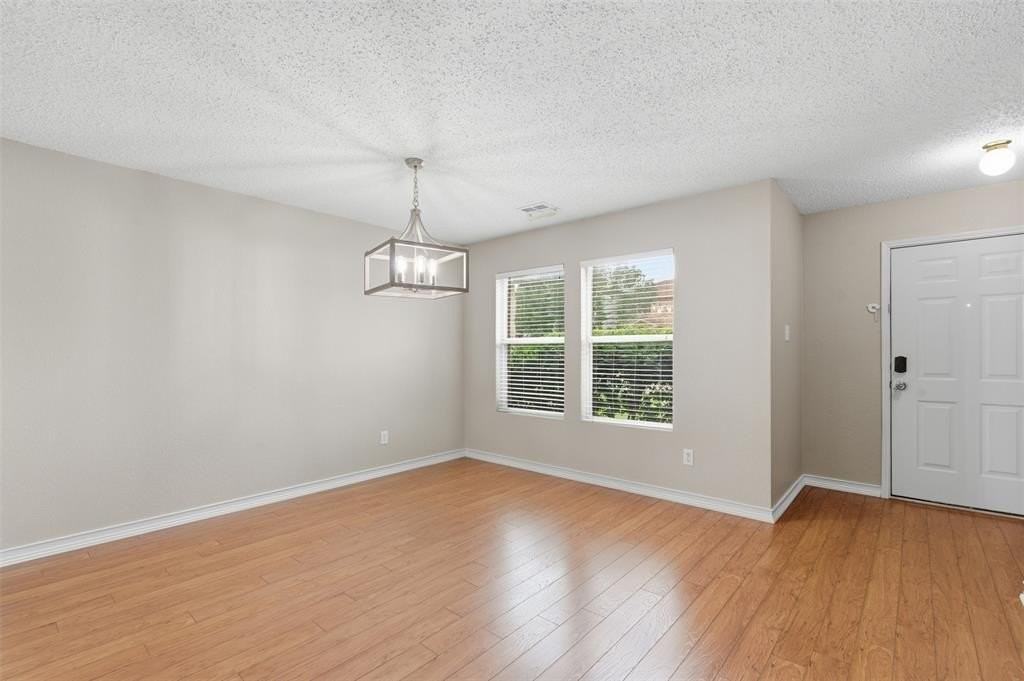 5421 Lansdowne Ave - Photo 5 of 31