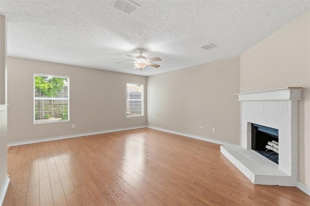 5421 Lansdowne Ave - Photo 7 of 31