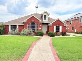 featured image of 301 Mimosa Dr