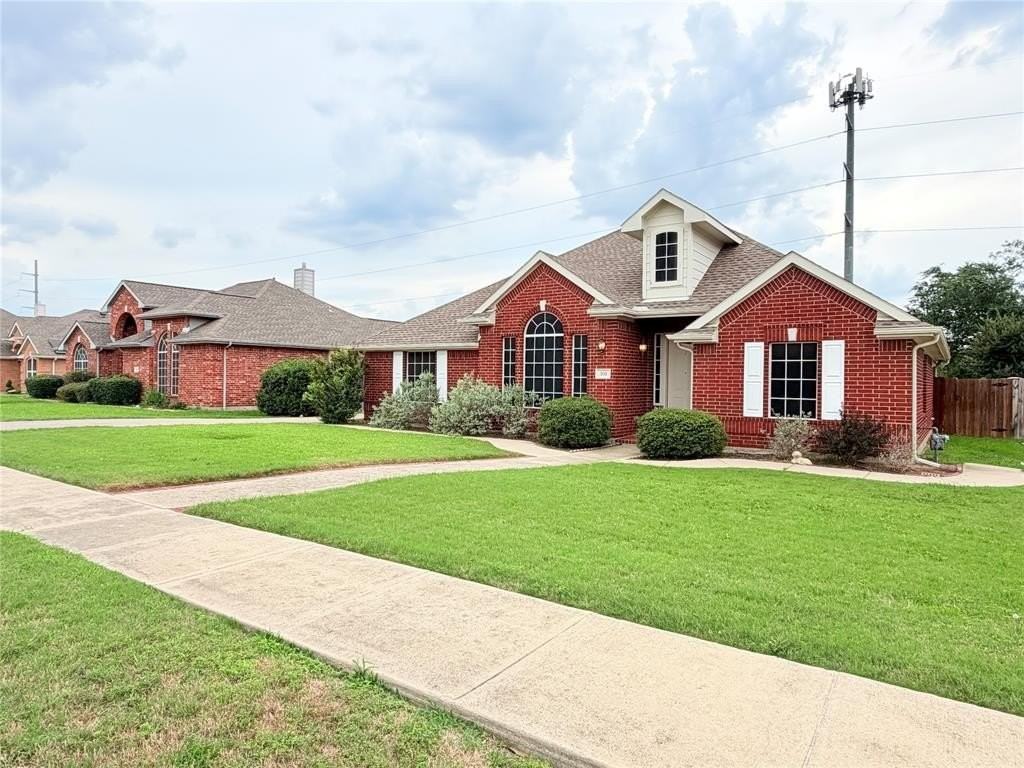301 Mimosa Dr - Photo 4 of 38