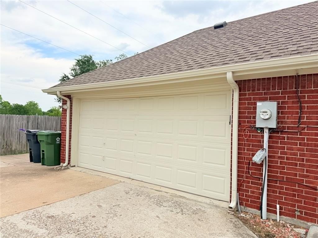 301 Mimosa Dr - Photo 6 of 38