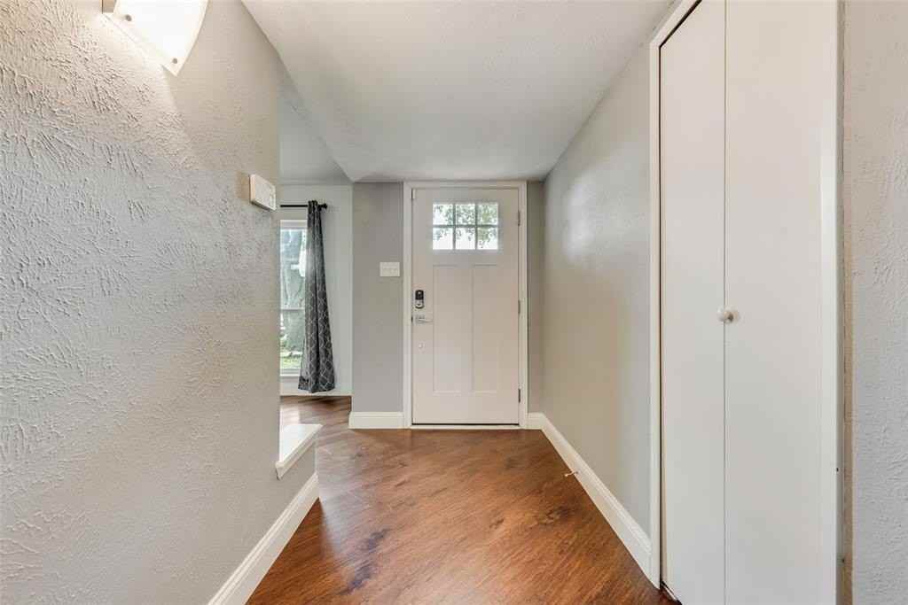 4924 Wagner Dr - Photo 4 of 27