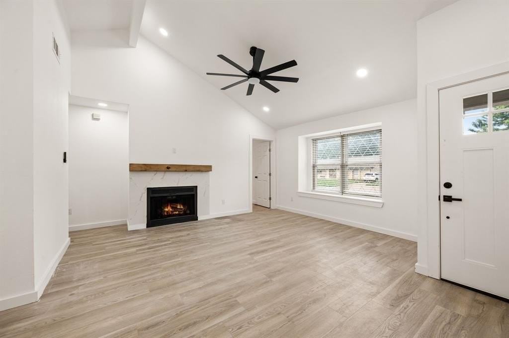 802 Rock Creek Dr - Photo 2 of 13