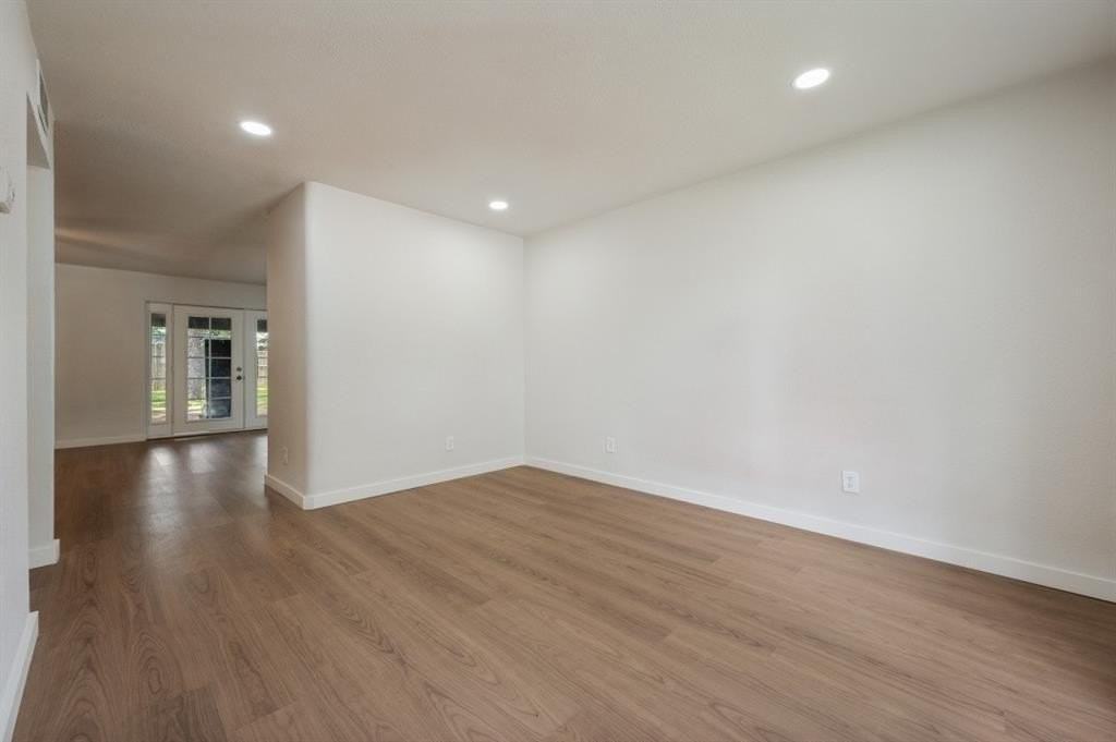 1025 Kingston Dr - Photo 6 of 20