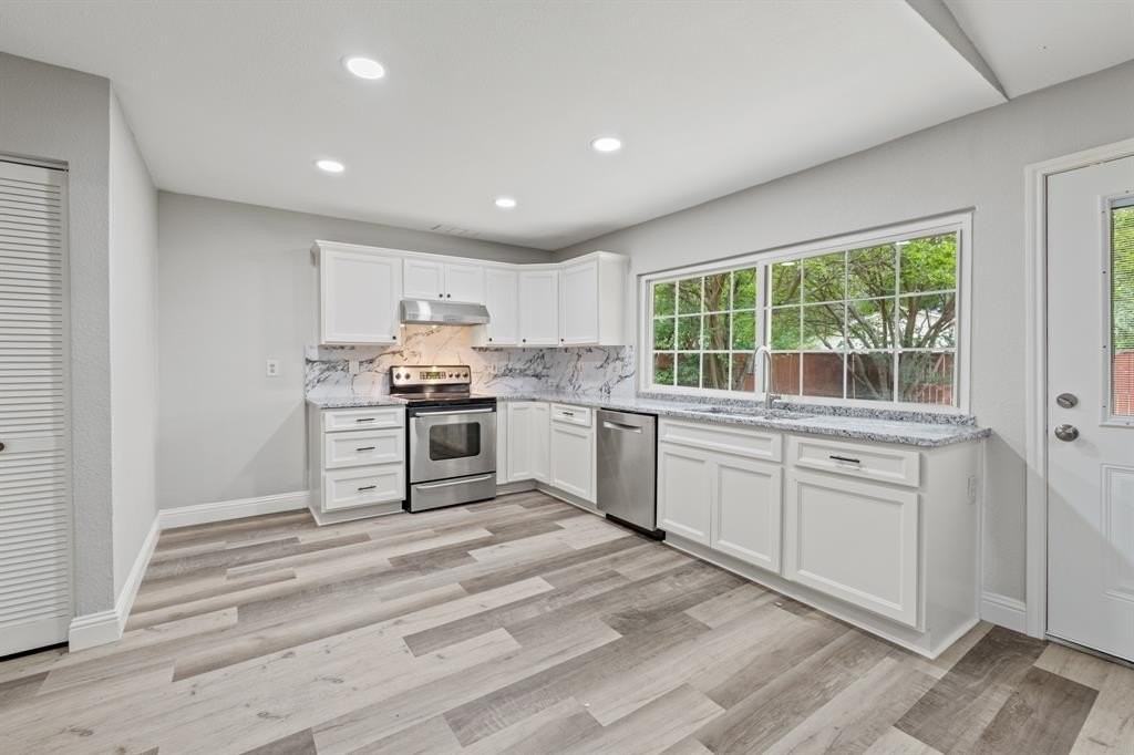 3939 Branch Hollow Dr - Photo 6 of 18