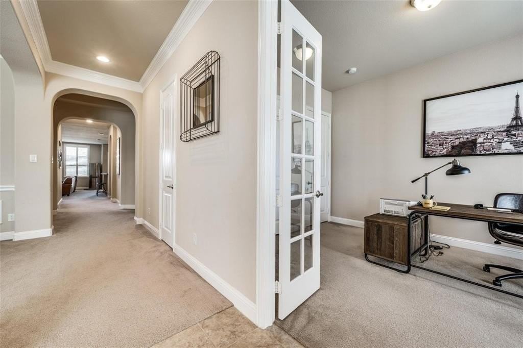 5044 Kerstyn Dr - Photo 2 of 25