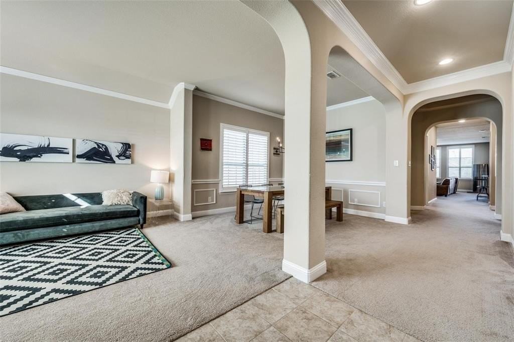 5044 Kerstyn Dr - Photo 5 of 25