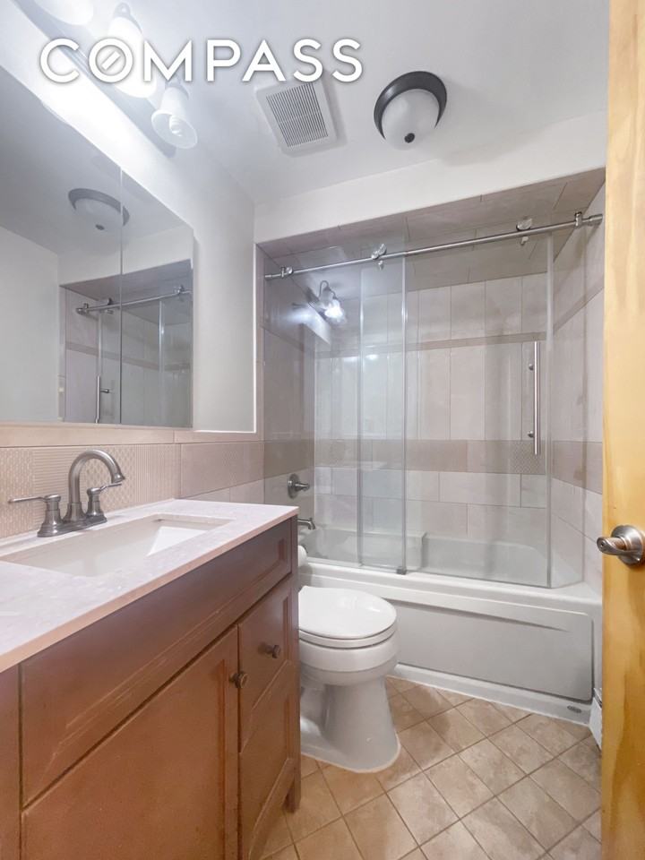 2702 12th St #1 - Photo 7 of 14