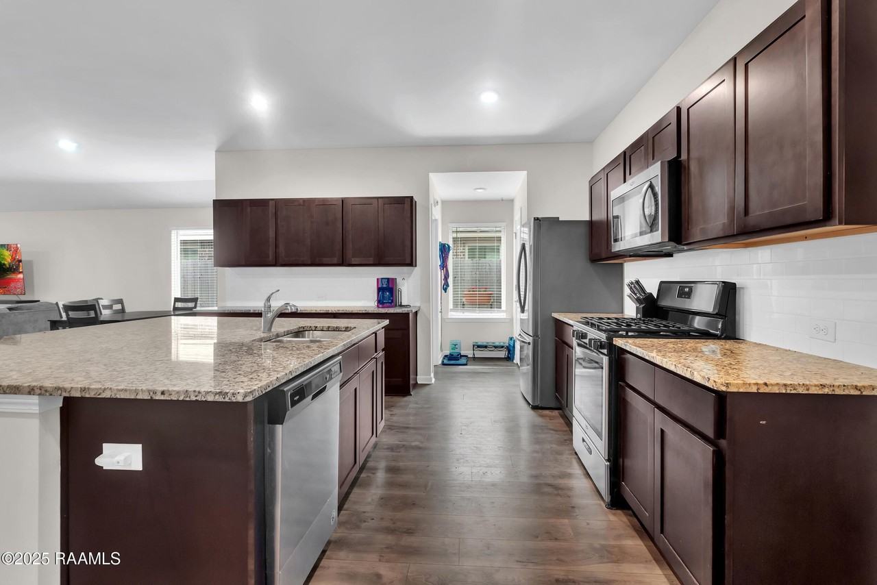 128 Emerald Star Ln - Photo 5 of 20