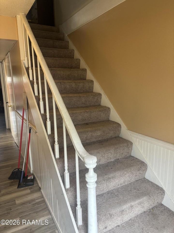 1312 Dulles Dr #D - Photo 3 of 19