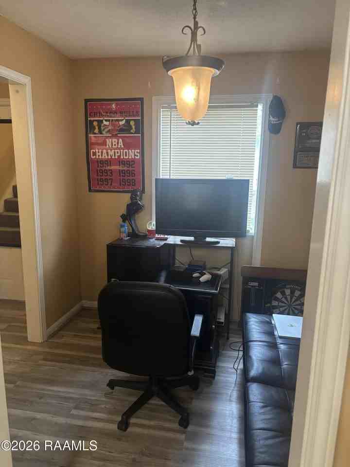 1312 Dulles Dr #D - Photo 4 of 19