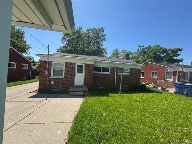 8300 Lochdale St - Photo 3 of 13