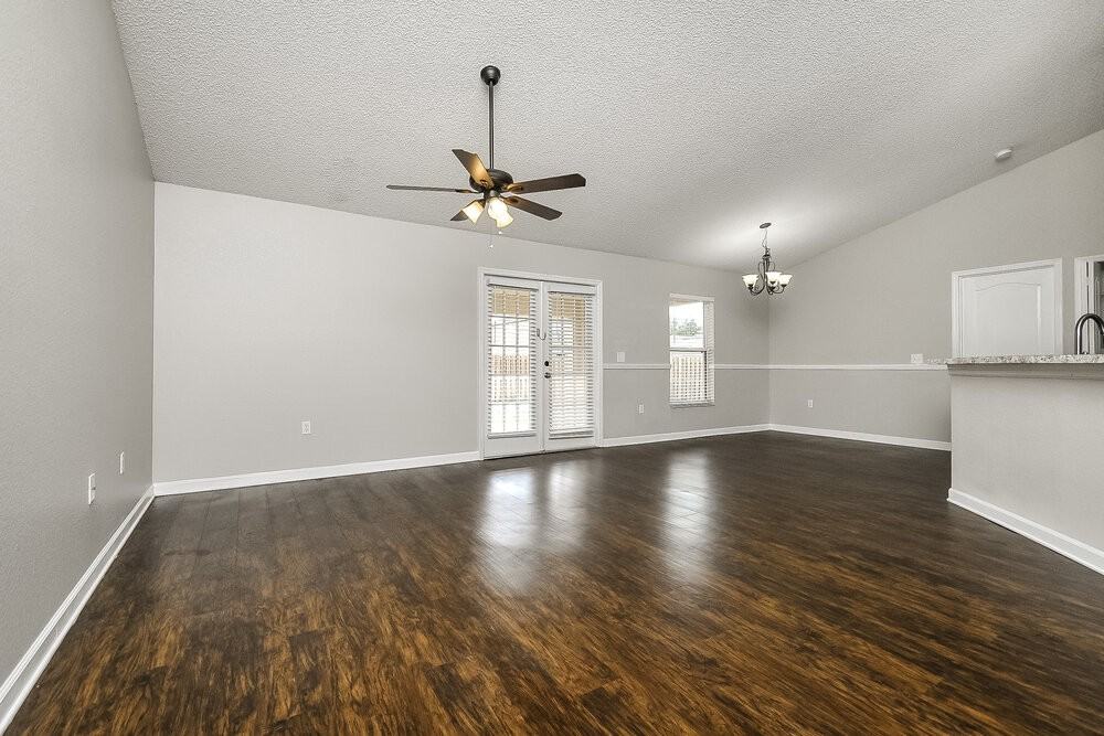6025 Live Oak Dr - Photo 3 of 16