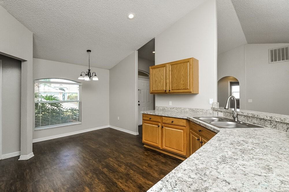 6025 Live Oak Dr - Photo 5 of 16