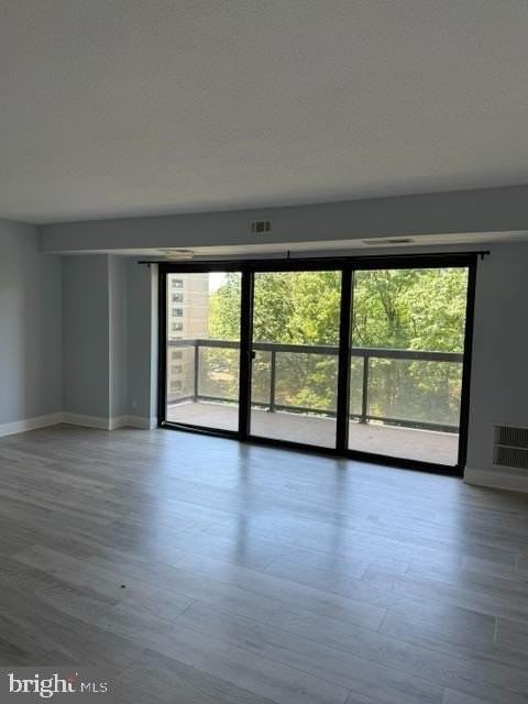 203 Yoakum Pkwy #715 - Photo 7 of 17