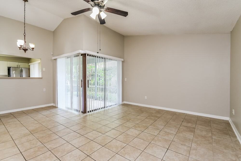 11389 Darlington Dr - Photo 4 of 16