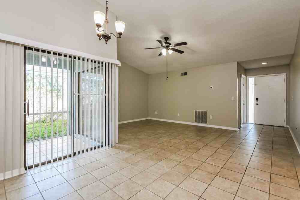 11389 Darlington Dr - Photo 7 of 16