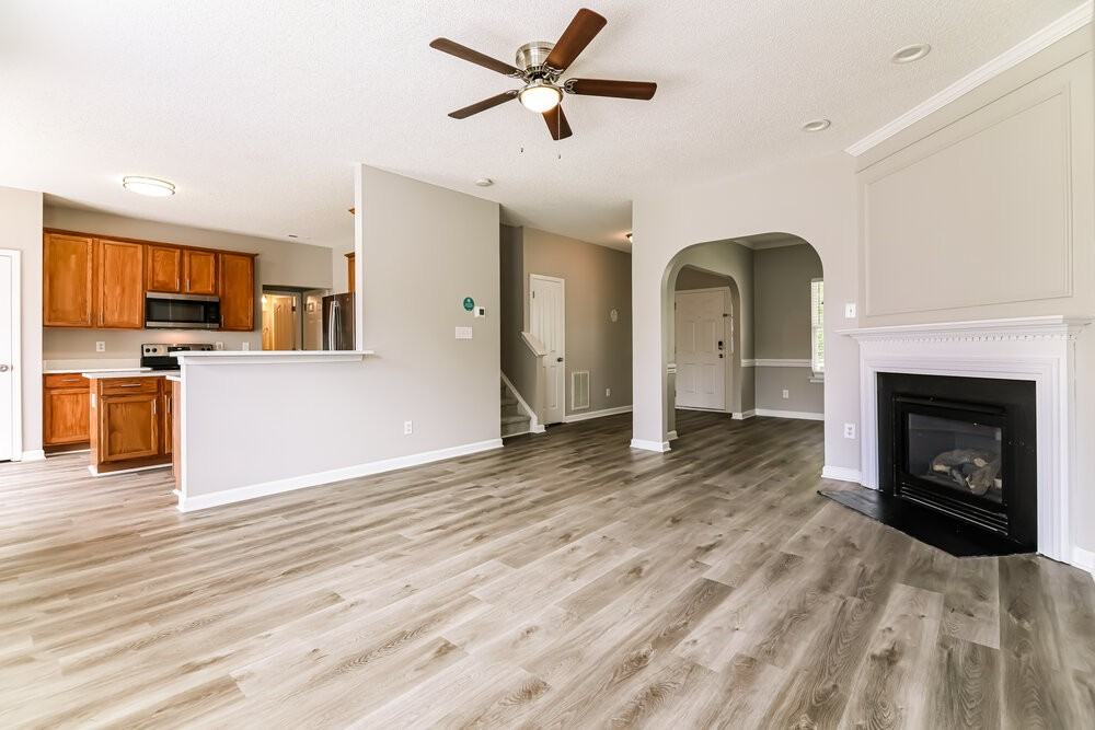 5716 Enoree Ln - Photo 4 of 17