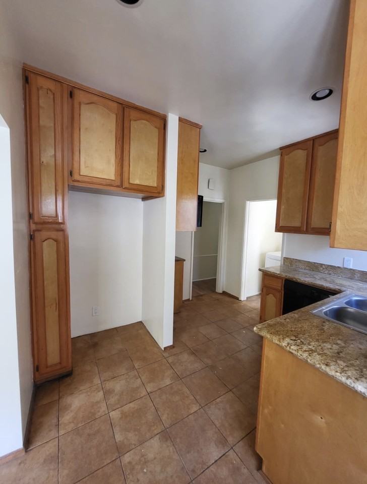 1820 S Wilton Pl #1820 - Photo 6 of 19