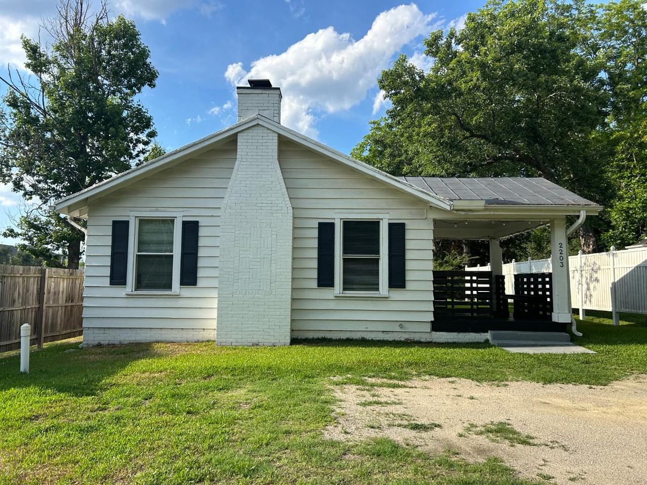2203 E Garner Rd - Photo 2 of 20
