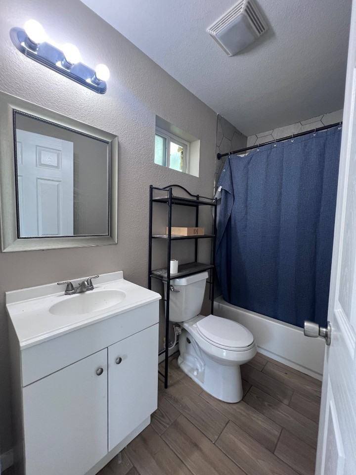 1509 Avenue A - Photo 3 of 7