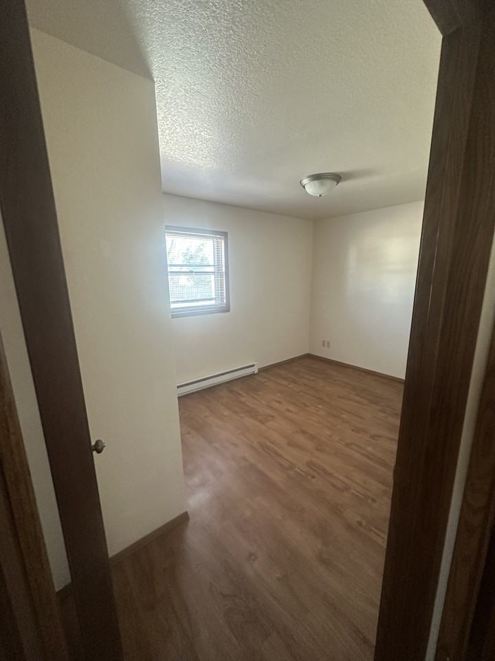 1020 Oviatt St #5 - Photo 5 of 7