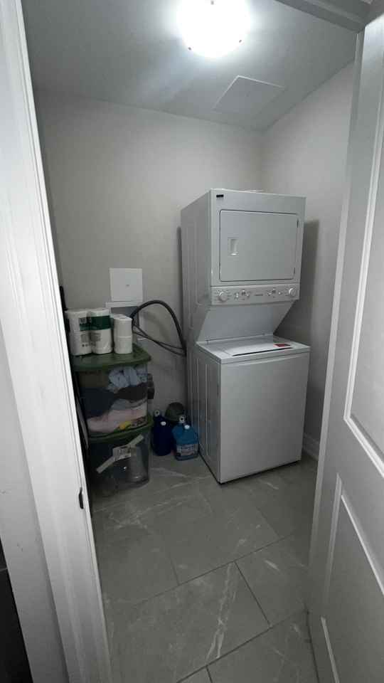 320 Thames Street #408 - Photo 3 of 37