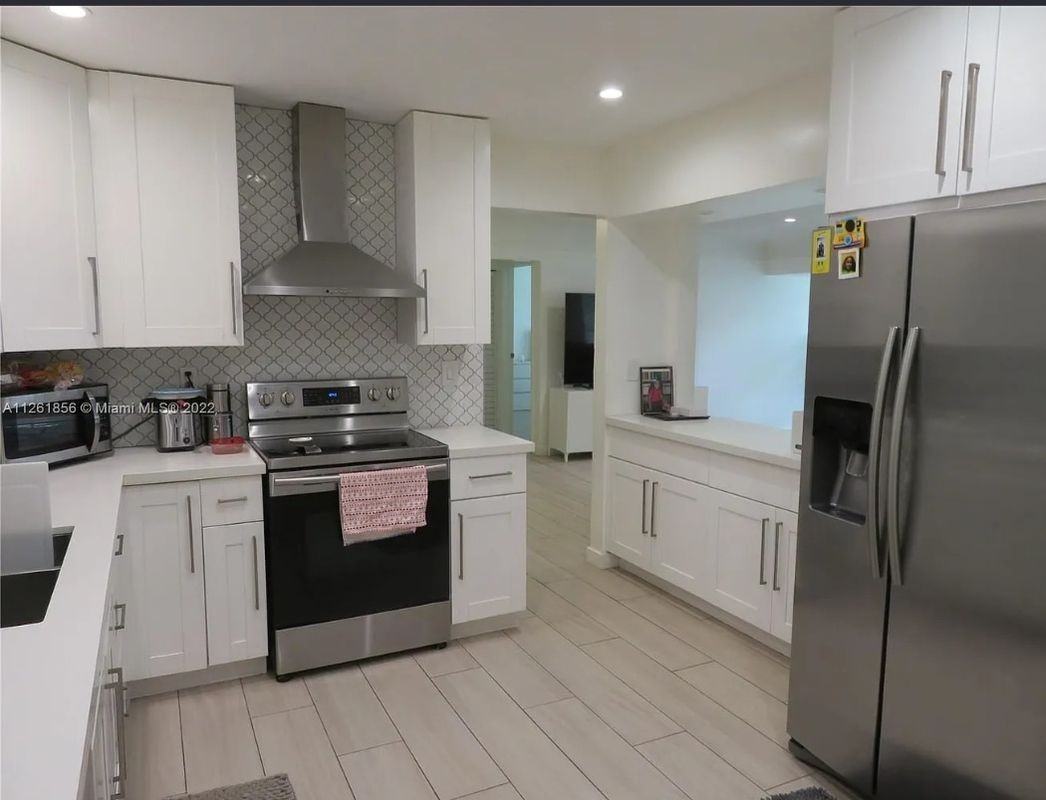8660 Beekman Dr - Photo 4 of 7