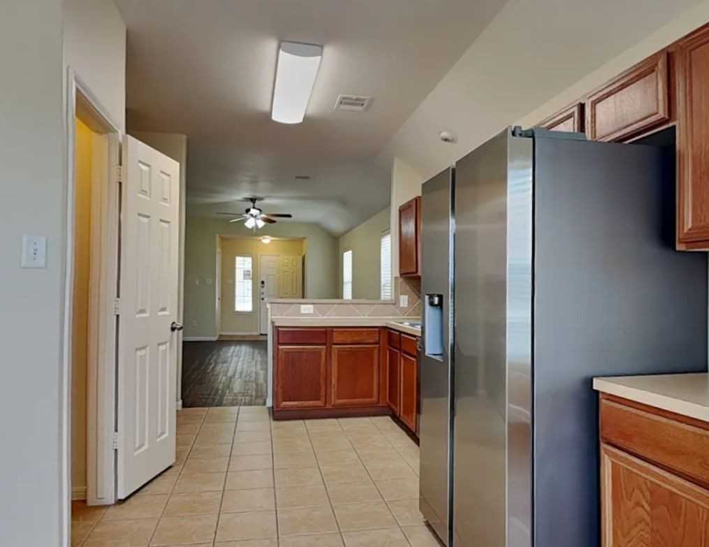 19235 Sandelford Dr - Photo 3 of 14
